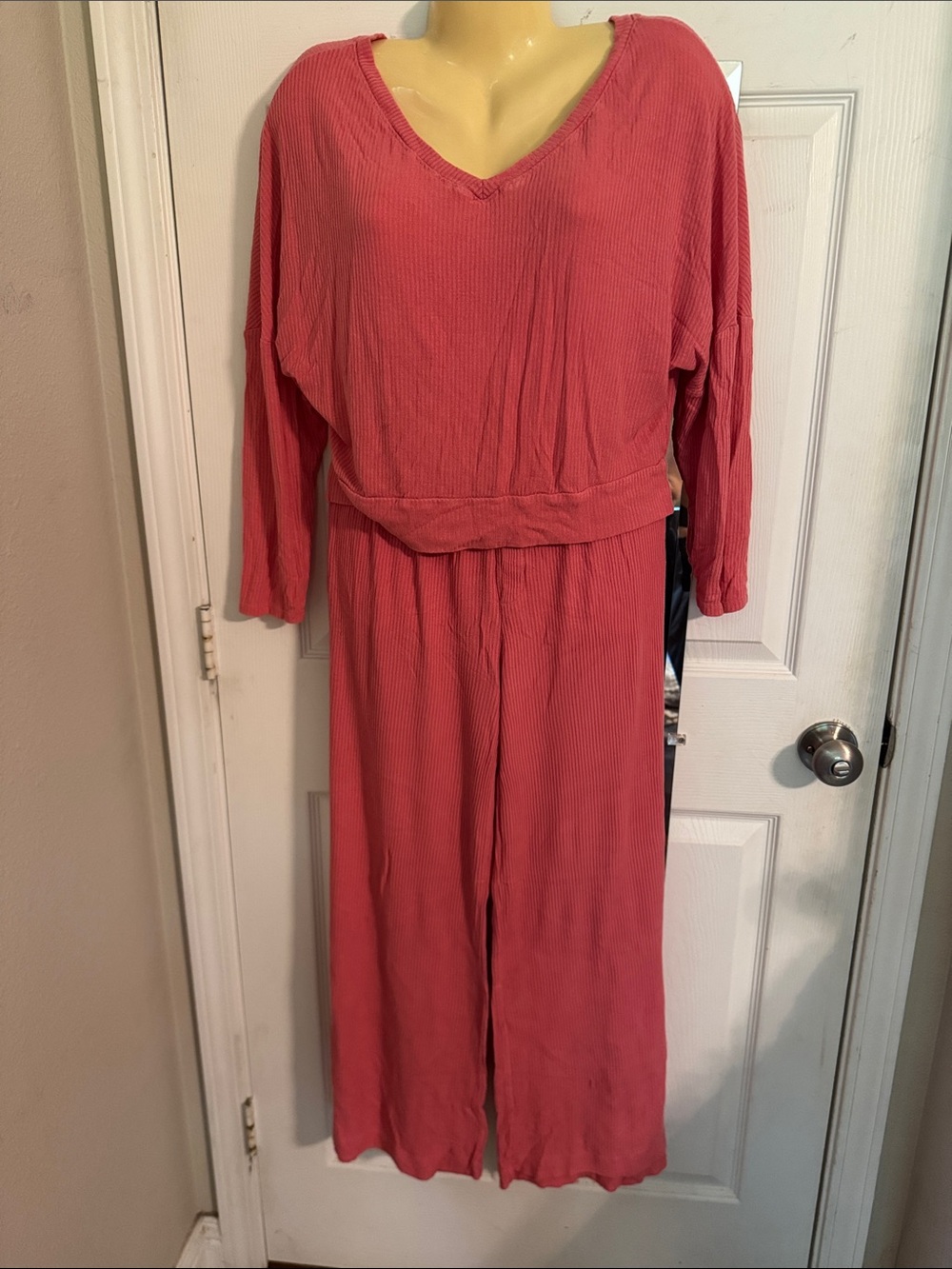 Auden Ribbed Lounge Set in Coral